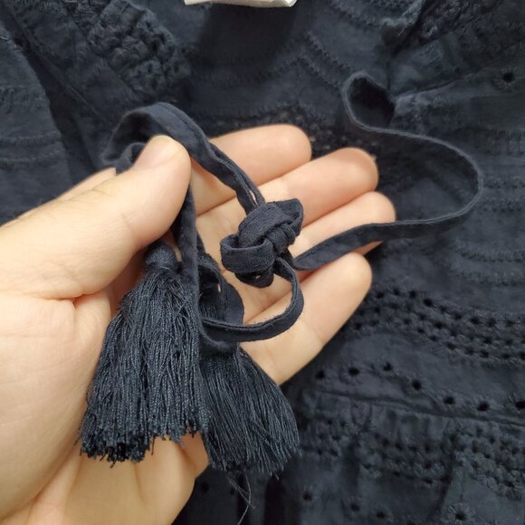 Design History Women's Navy Blue Eyelet Flutter Sleeve Preppy Academia Blouse M - Picture 3 of 6